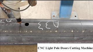 Automatyczna maszyna do cięcia drzwi słupowych, MASZYNA DO CIĘCIA DRZWI ŚWIETLNYCH CNC
